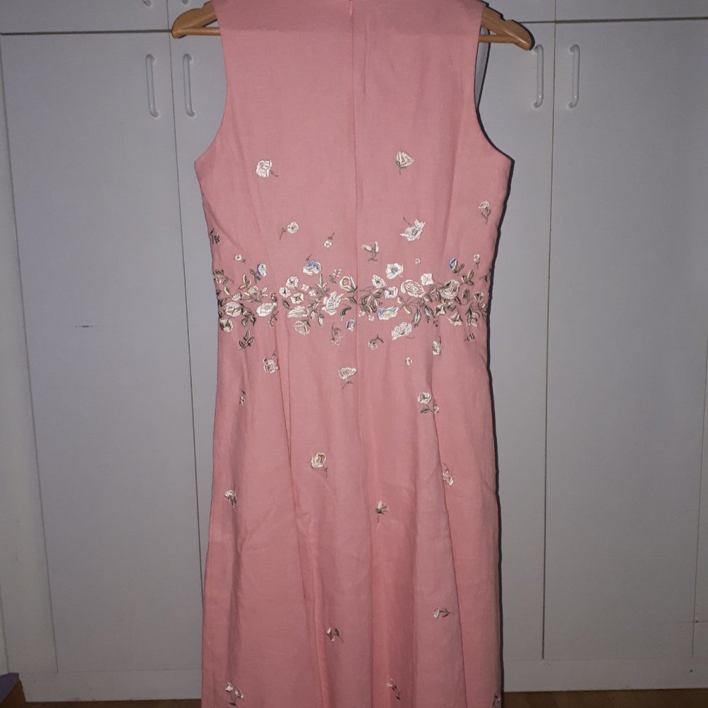 NWT Stunning embroidered Linen Mix Dress